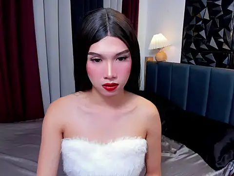 MaxCollins online show from 12, 11, 2025