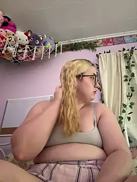 Snapshot of imawhorenslut19 chatting on 6, 6, 2026 imawhorenslut19 online show from 6, 6, 2026