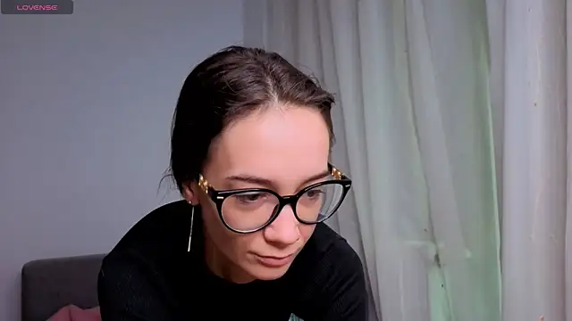 Snapshot of SkinnyMode chatting on 24, 10, 2025 SkinnyMode online show from 24, 10, 2025