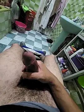 Snapshot of WelloffUpthrow chatting on 24, 9, 2025 WelloffUpthrow online show from 24, 9, 2025