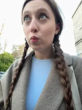 FroggyAnna online show from 8, 10, 2025