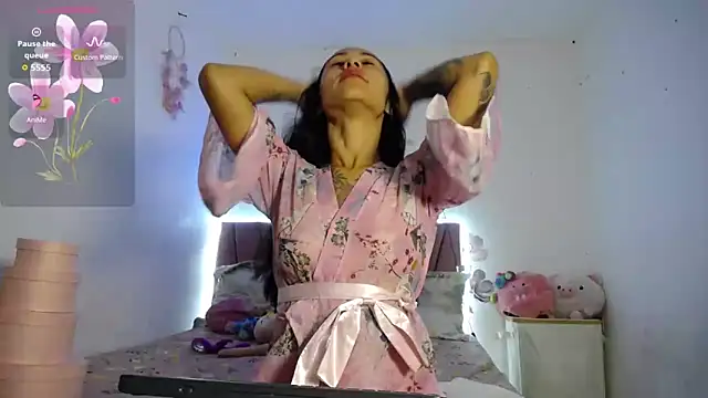 Liahdiaz  online show from 28, 5, 2026