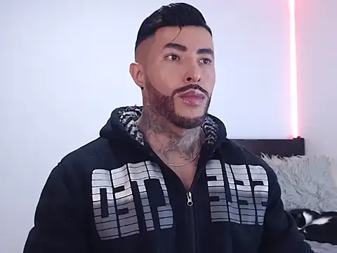 andrea de lucaa online show from 22, 11, 2025