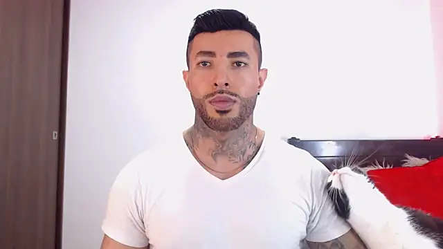 andrea de lucaa online show from 4, 3, 2026