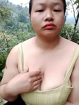Snapshot of girl-babi chatting on 10, 9, 2025 girl-babi online show from 10, 9, 2025