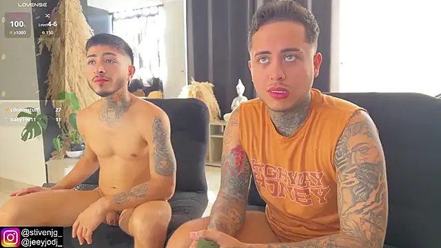 Snapshot of tattoguys_cums chatting on 22, 10, 2025 tattoguys cums online show from 22, 10, 2025