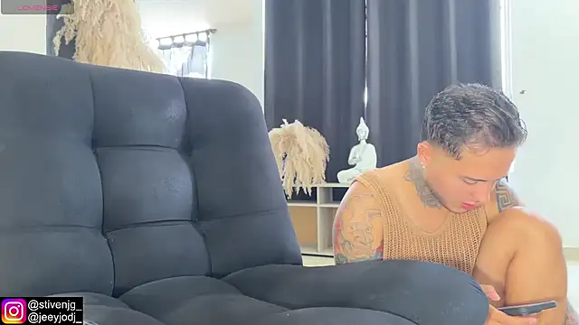 Snapshot of tattoguys_cums chatting on 31, 10, 2025 tattoguys cums online show from 31, 10, 2025