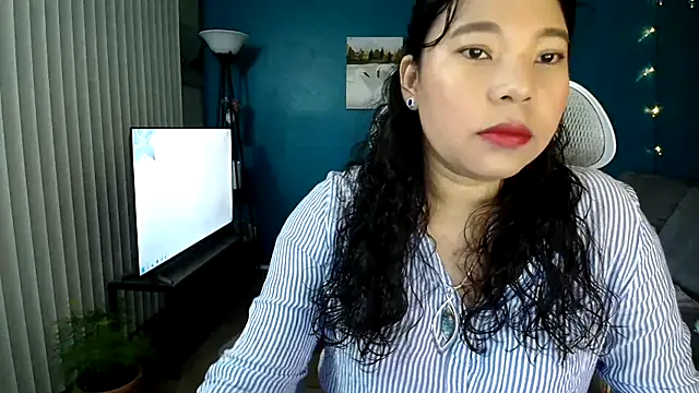 Snapshot of SHEILYN_ chatting on 13, 5, 2026 SHEILYN online show from 13, 5, 2026
