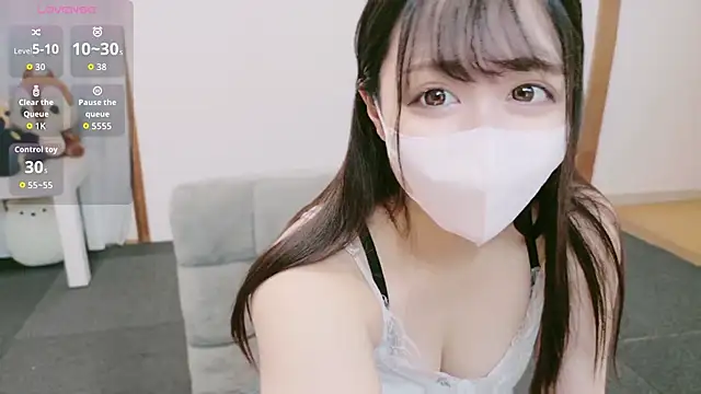 Snapshot of yuna_yyy chatting on 17, 10, 2025 yuna yyy online show from 17, 10, 2025