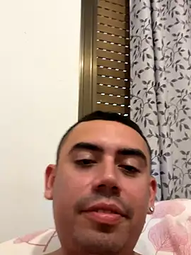 Snapshot of davidxxx099 chatting on 11, 9, 2025 davidxxx099 online show from 11, 9, 2025