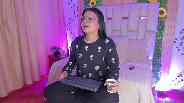 Jade Nmm online show from 6, 11, 2025