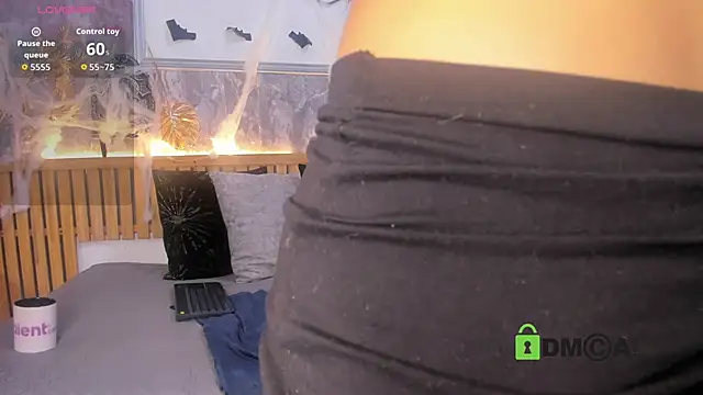 princequinn  online show from 22, 10, 2025