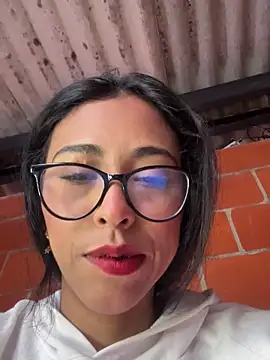 Emma  cumlovee online show from 20, 4, 2026