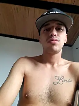 Snapshot of Santi2323xxX chatting on 8, 7, 2026 Santi2323xxX online show from 8, 7, 2026