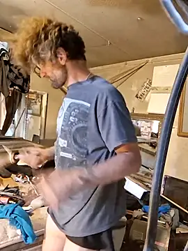 bearded cross online show from 7, 4, 2026