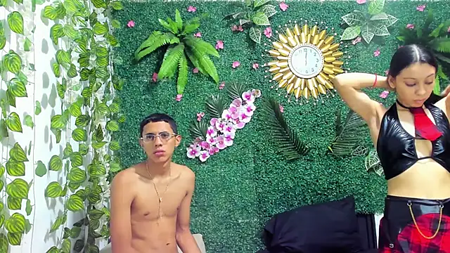 Snapshot of MielAndLeo chatting on 15, 9, 2025 MielAndLeo online show from 15, 9, 2025