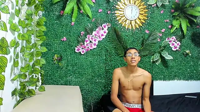 Snapshot of MielAndLeo chatting on 19, 9, 2025 MielAndLeo online show from 19, 9, 2025