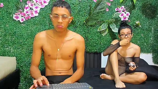 Snapshot of MielAndLeo chatting on 30, 9, 2025 MielAndLeo online show from 30, 9, 2025