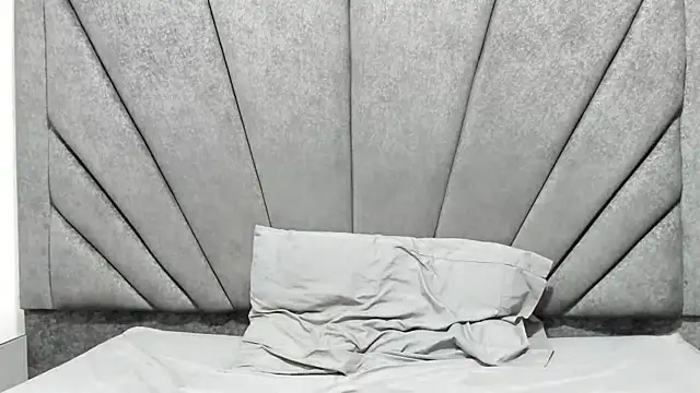 Snapshot of MielAndLeo chatting on 20, 11, 2025 MielAndLeo online show from 20, 11, 2025