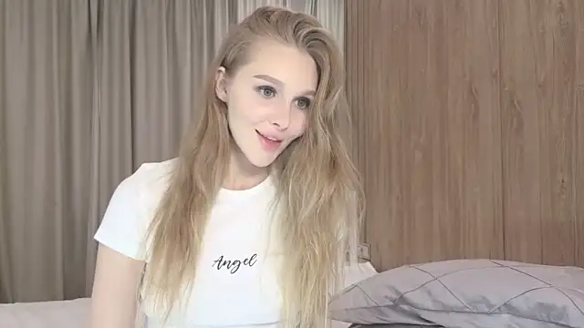 Snapshot of Brigitte_Bardot chatting on 10, 9, 2025 Brigitte Bardot online show from 10, 9, 2025