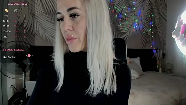 Kira Key online show from 11, 3, 2026