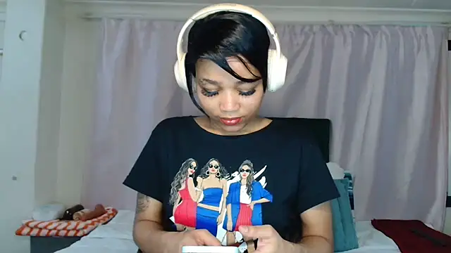 Snapshot of -cleowilliams- chatting on 7, 10, 2025 -cleowilliams- online show from 7, 10, 2025