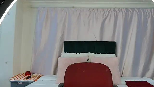 Snapshot of -cleowilliams- chatting on 10, 10, 2025 -cleowilliams- online show from 10, 10, 2025