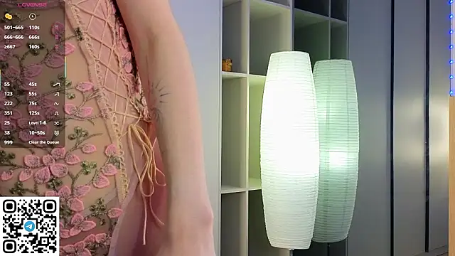 Quinavelle online show from 11, 3, 2026