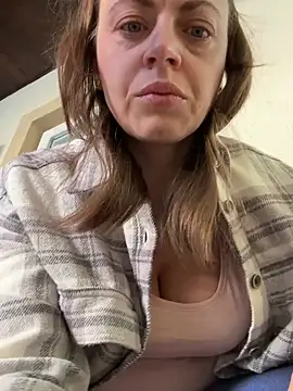 ladywithbigass online show from 6, 4, 2026