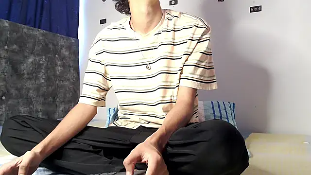 Snapshot of alexmark_ chatting on 21, 4, 2026 alexmark online show from 21, 4, 2026