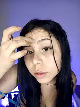 SiennaValera online show from 7, 11, 2025