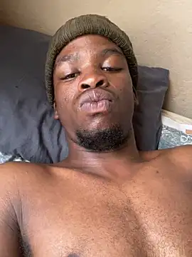 Snapshot of Kgaogelo18 chatting on 14, 10, 2025 Kgaogelo18 online show from 14, 10, 2025