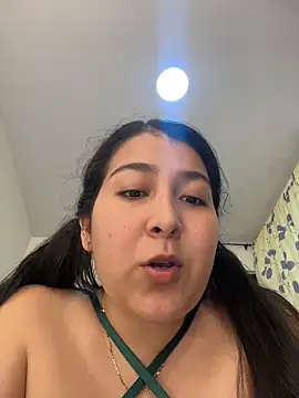 Snapshot of evelyn_1702 chatting on 5, 5, 2026 evelyn 1702 online show from 5, 5, 2026