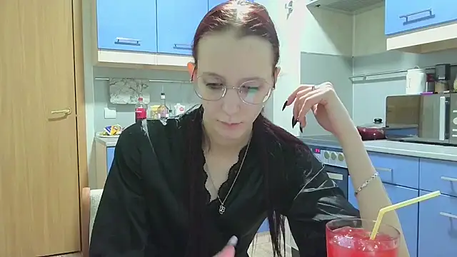 Lucy Divine online show from 17, 12, 2025