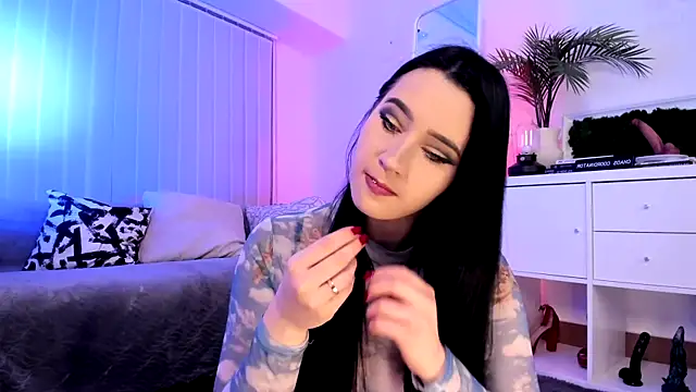 Snapshot of Mary_Lori chatting on 4, 12, 2025 Mary Lori online show from 4, 12, 2025