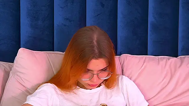 Snapshot of BellaMarebelle chatting on 16, 10, 2025 BellaMarebelle online show from 16, 10, 2025