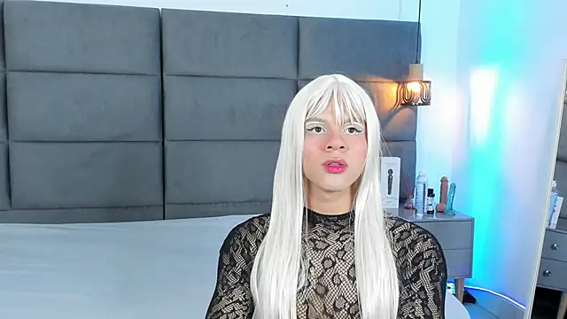 Snapshot of Slenna_Moon chatting on 15, 11, 2025 Slenna Moon online show from 15, 11, 2025