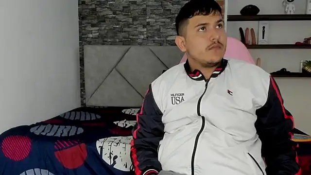 Snapshot of Sexxyy_Couple_ chatting on 1, 3, 2026 Sexxyy Couple online show from 1, 3, 2026