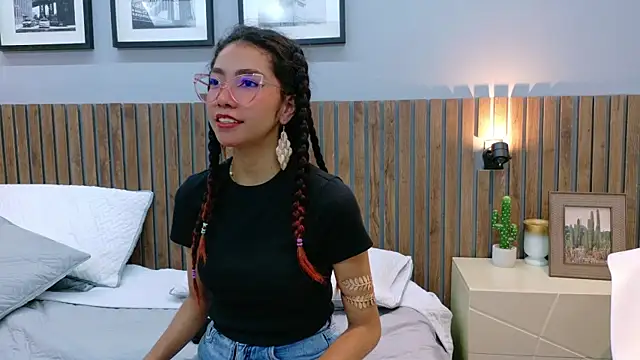 luna roja25 online show from 24, 11, 2025