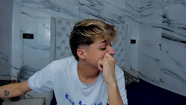 Ari and Storm online show from 1, 10, 2025