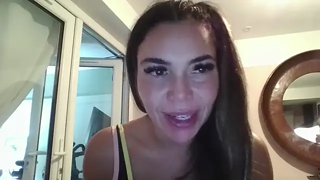 Snapshot of Saucy-Sharna chatting on 24, 10, 2025 Saucy-Sharna online show from 24, 10, 2025
