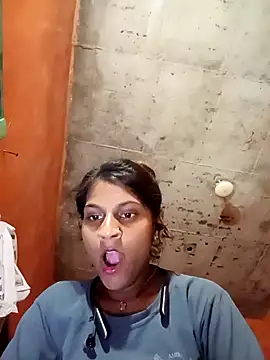 Snapshot of Jyoti_thakurr chatting on 25, 9, 2025 Jyoti thakurr online show from 25, 9, 2025