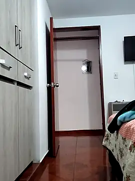 mia mancinii online show from 9, 4, 2026