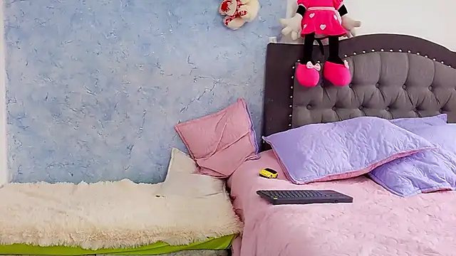 Nicolletorres2 online show from 29, 11, 2025