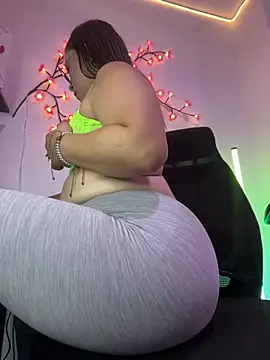 Amelia laurent online show from 1, 4, 2026