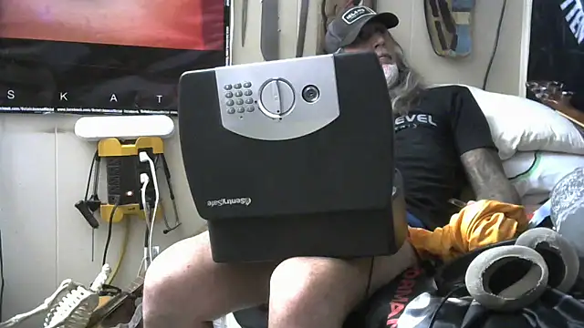 Snapshot of crassanova chatting on 5, 5, 2026 crassanova online show from 5, 5, 2026