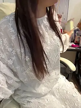 Snapshot of susu_baby chatting on 15, 12, 2025 susu baby online show from 15, 12, 2025