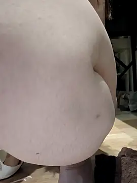 Snapshot of susu_baby chatting on 3, 2, 2026 susu baby online show from 3, 2, 2026