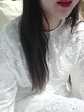 Snapshot of susu_baby chatting on 4, 2, 2026 susu baby online show from 4, 2, 2026