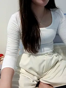 Snapshot of susu_baby chatting on 4, 2, 2026 susu baby online show from 4, 2, 2026